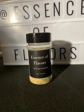 Load image into Gallery viewer, Essence of Flavors Garlic Sea Salt with Parsley
